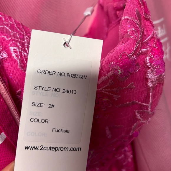 Size 2 (Fits like 00) Pink Prom Dress, New with tags - Picture 4 of 5
